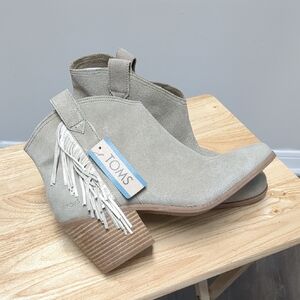 TOMS Women's Light Gray Suede Ankle Booties